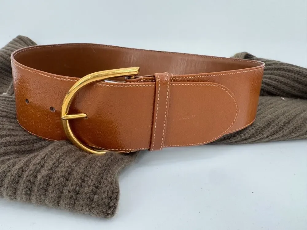 Authentic Vintage Gucci Leather Womens embossed GG belt Made in Italy 70cm/28